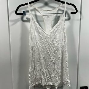 White lululemon tank top